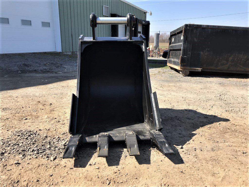 30'' HD Tooth Bucket for 170CL Excavator with 70mm pins - Image 9