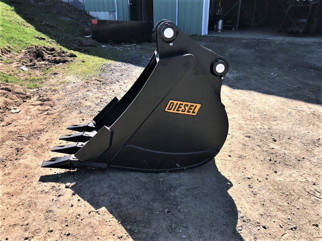 30'' HD Tooth Bucket for 170CL Excavator with 70mm pins - Image 3