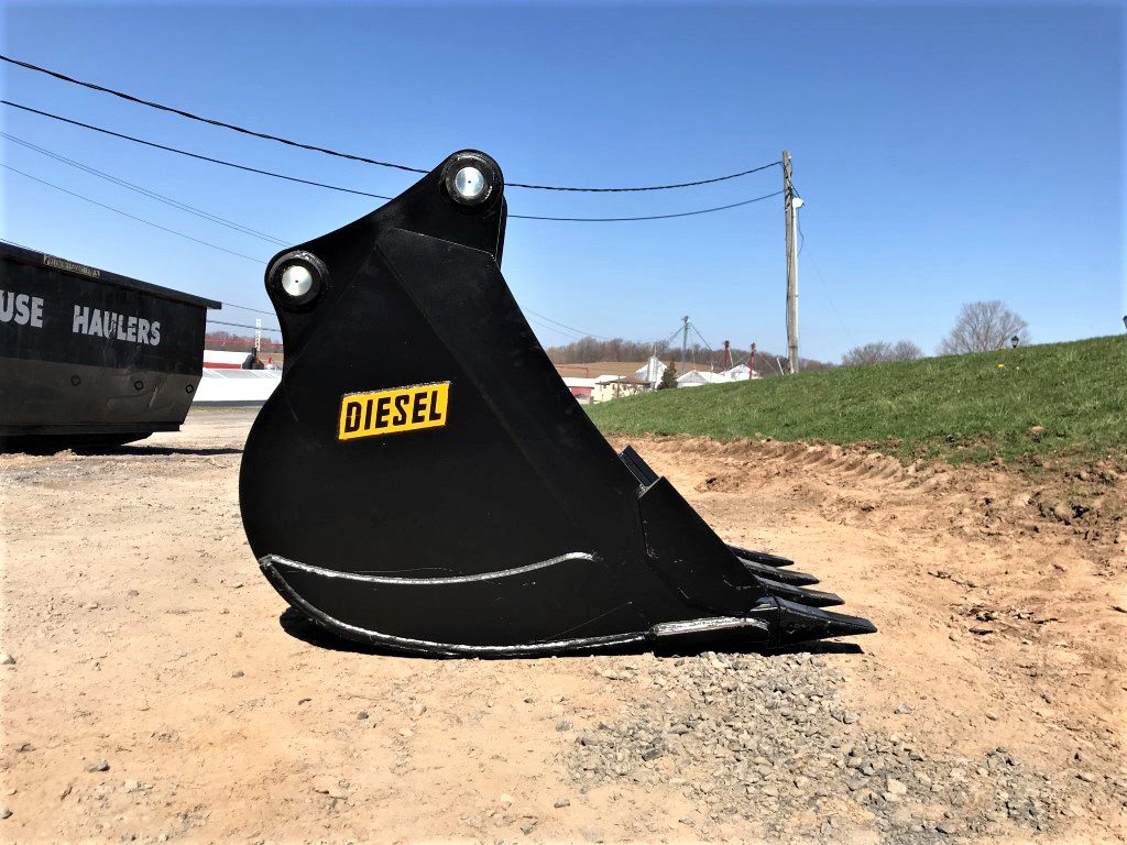 30'' HD Tooth Bucket for 170CL Excavator with 70mm pins - Image 7