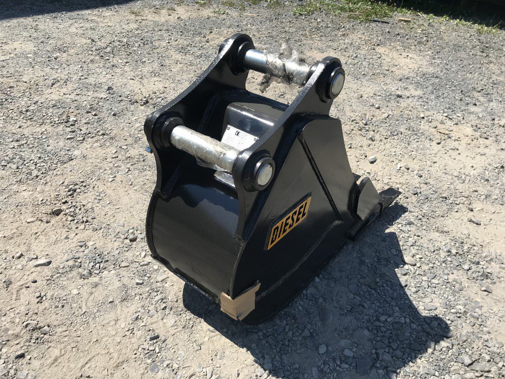 12" HD Tooth Bucket for 50CL Excavator with 45mm pins - Image 5