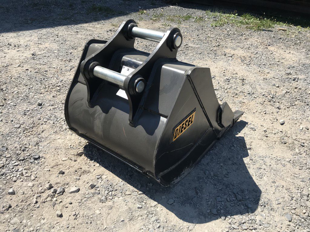24" HD Tooth Bucket for 50CL Excavator with 45mm pins - Image 7