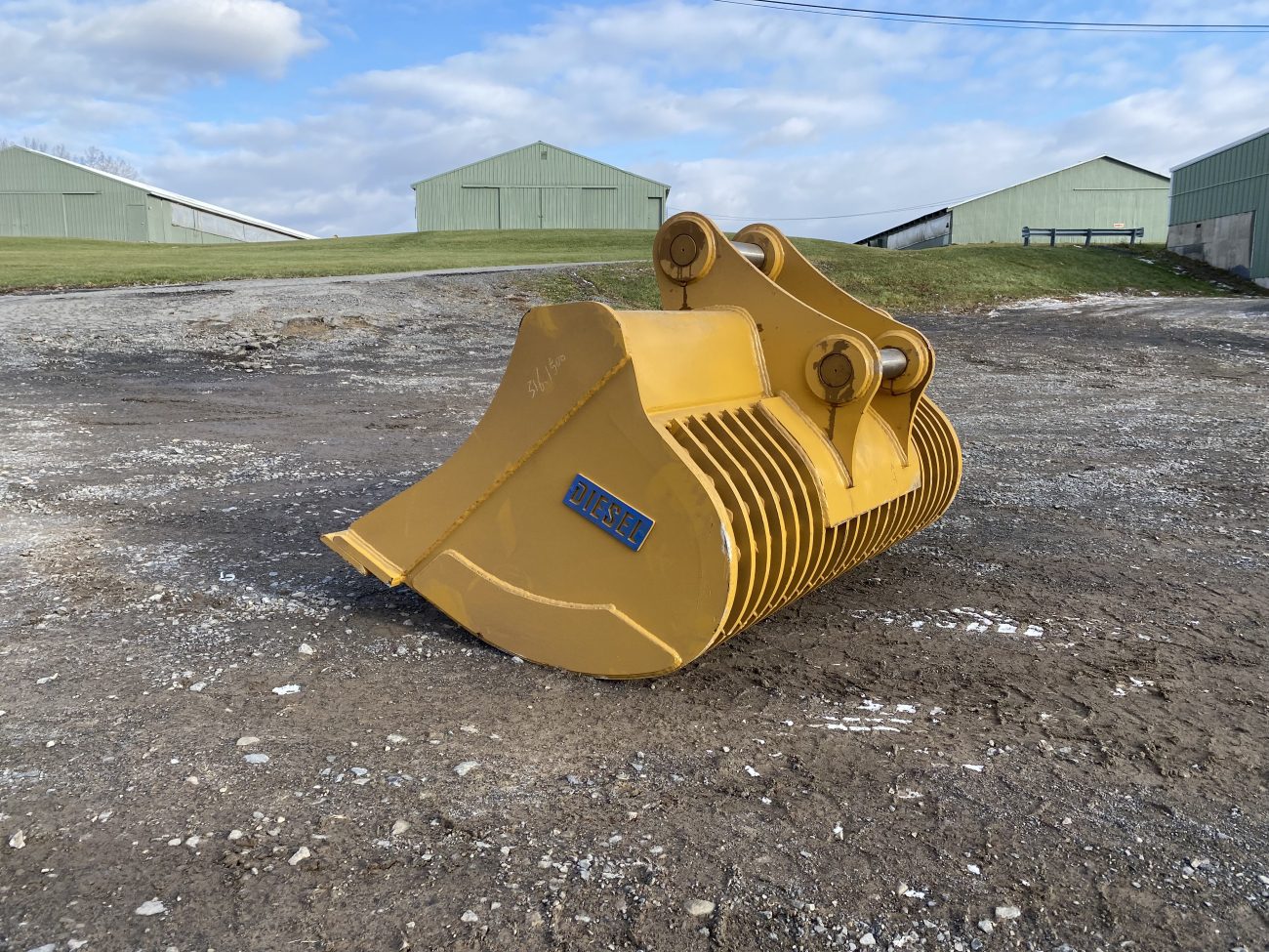 60'' Screening Bucket BOCE for 170CL Excavator with 70mm pins - Image 4