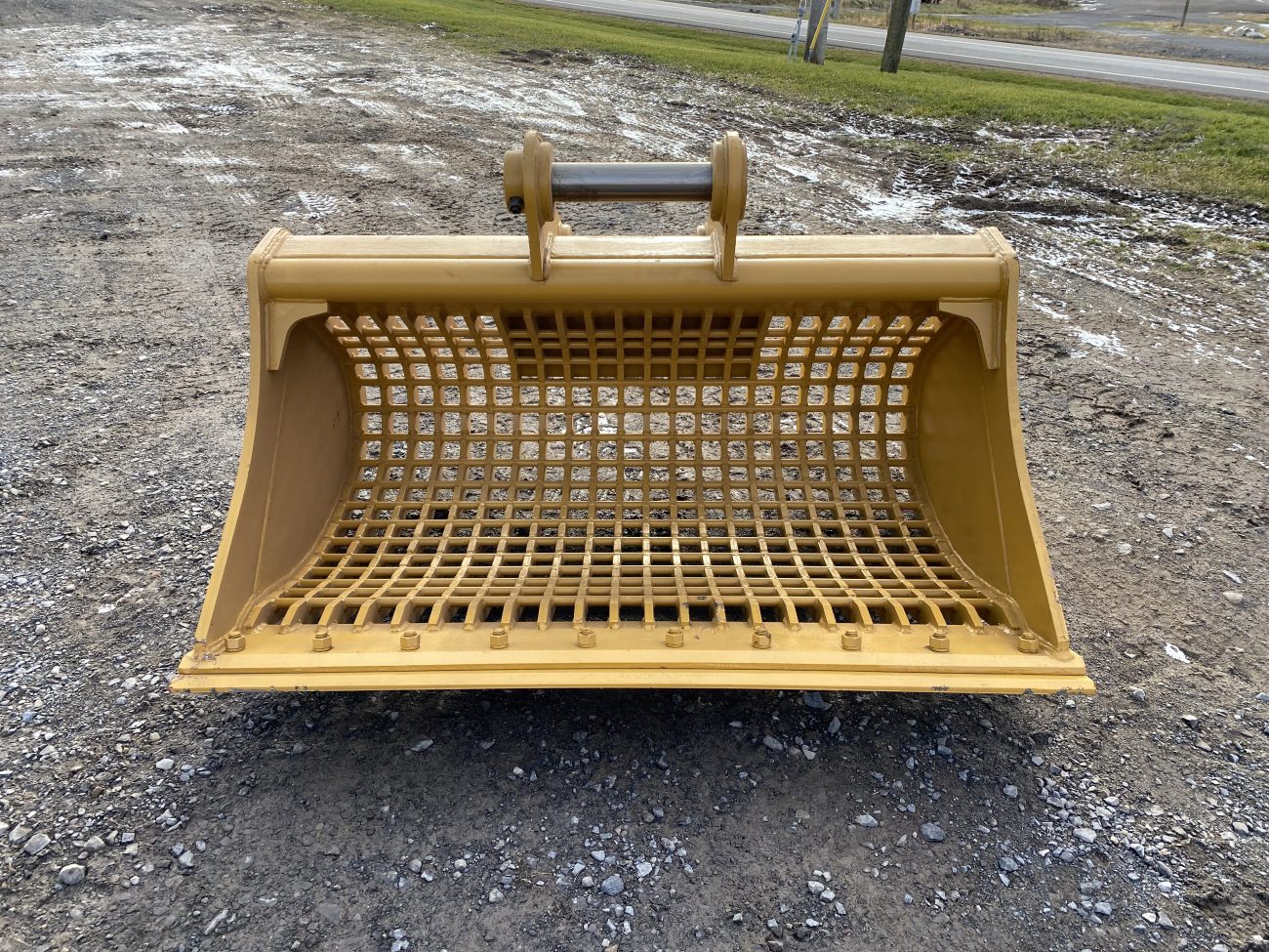 60'' Screening Bucket BOCE for 170CL Excavator with 70mm pins - Image 6