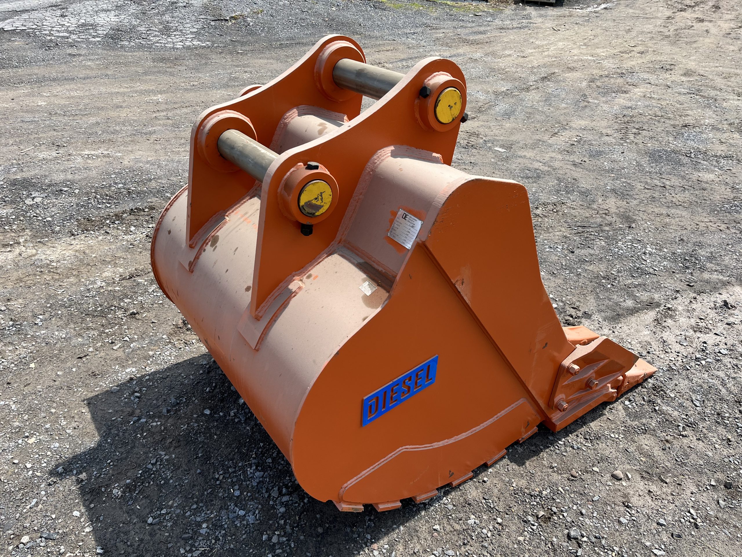 54'' HD Tooth Bucket for ZX350 Excavator with 100mm pins - Image 6