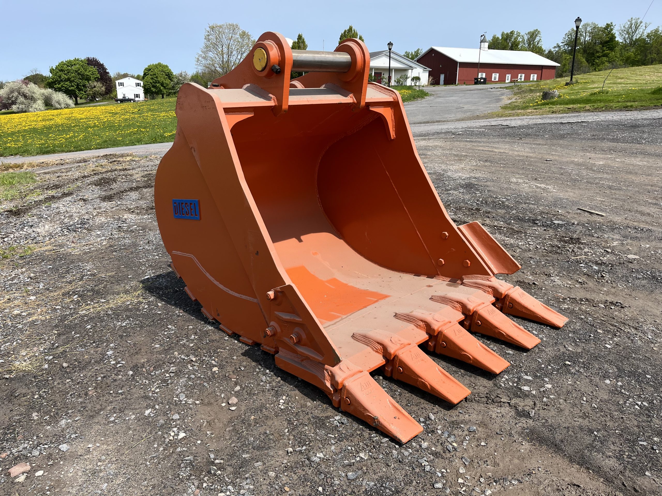 54'' HD Tooth Bucket for ZX350 Excavator with 100mm pins - Image 7