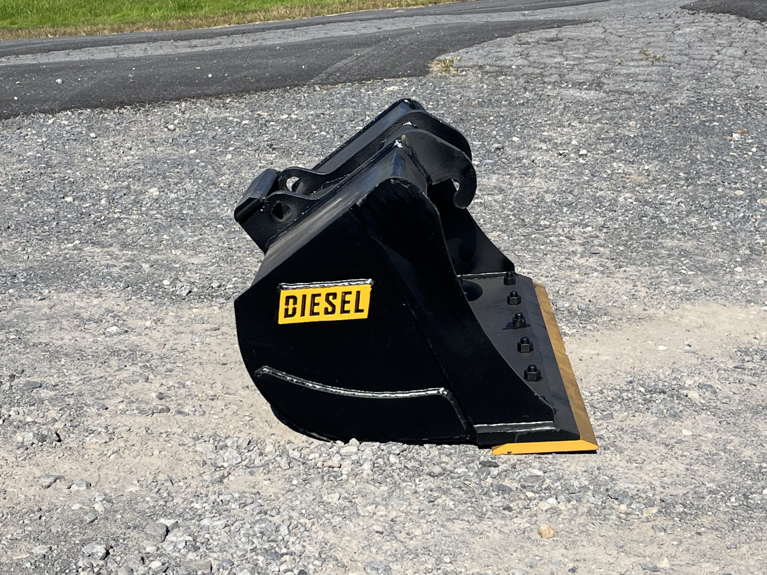 36" Ditch Bucket BOCE for Bobcat E35/MX3 - Image 3