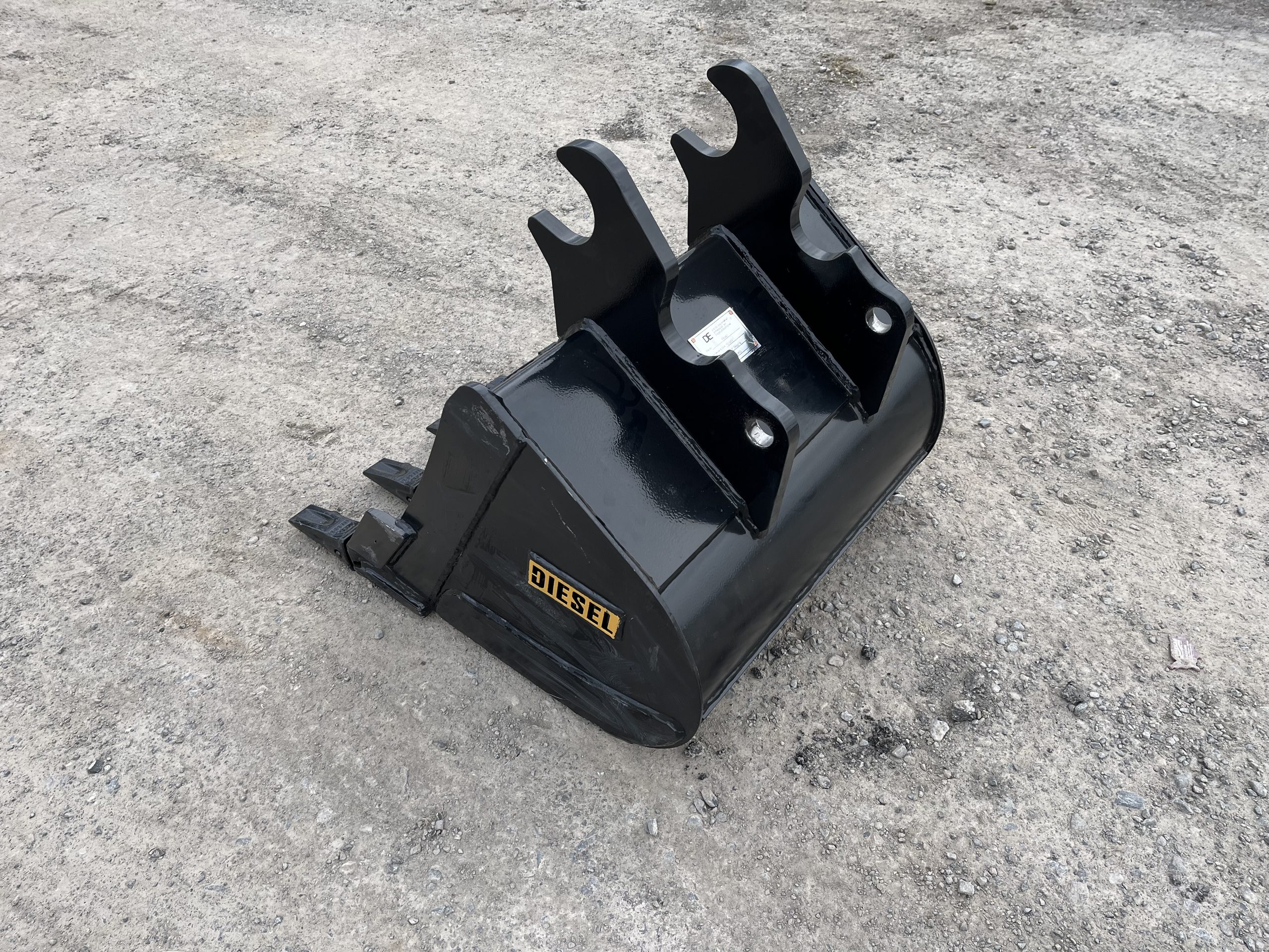 24" HD Tooth Bucket For Kubota K7875 Coupler - Image 7