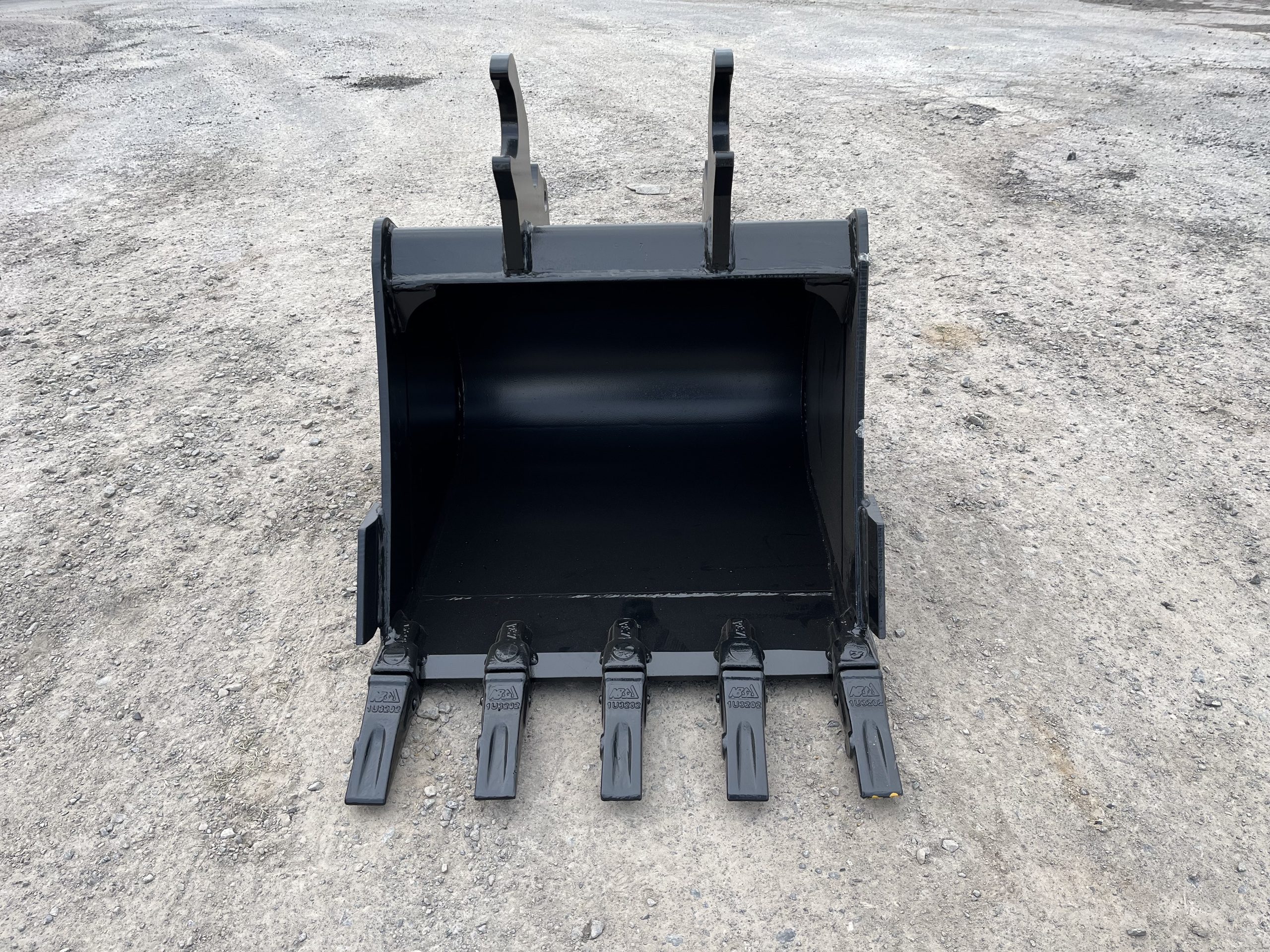 24" HD Tooth Bucket For Kubota K7875 Coupler - Image 9